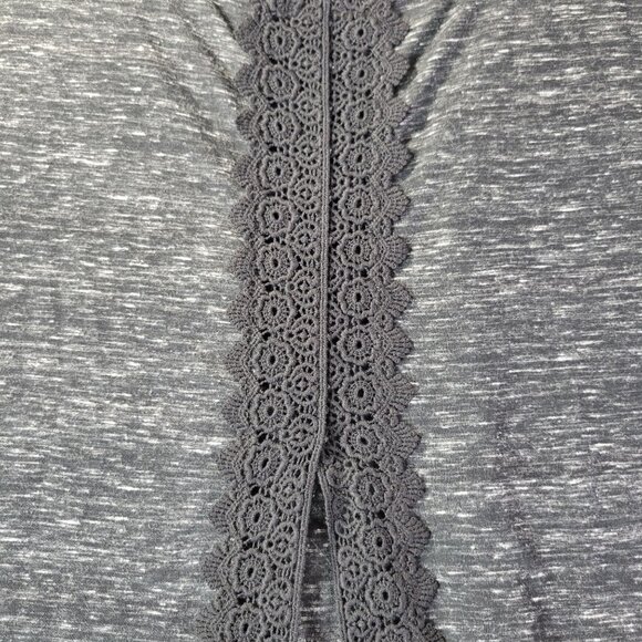 Hollister Womens Graphic Split Back Top XS/S Black‎ Gray Boho Lace Detail Casual - Picture 6 of 11